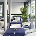 Universal Hotel