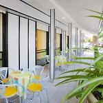 Universal Hotel 2*