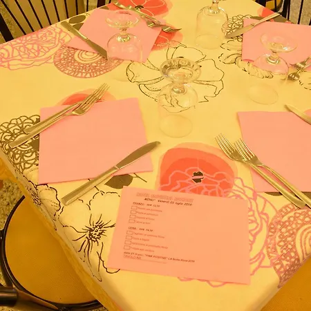 Отель Universal Риччоне