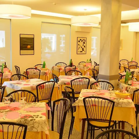 Hotell Universal Riccione